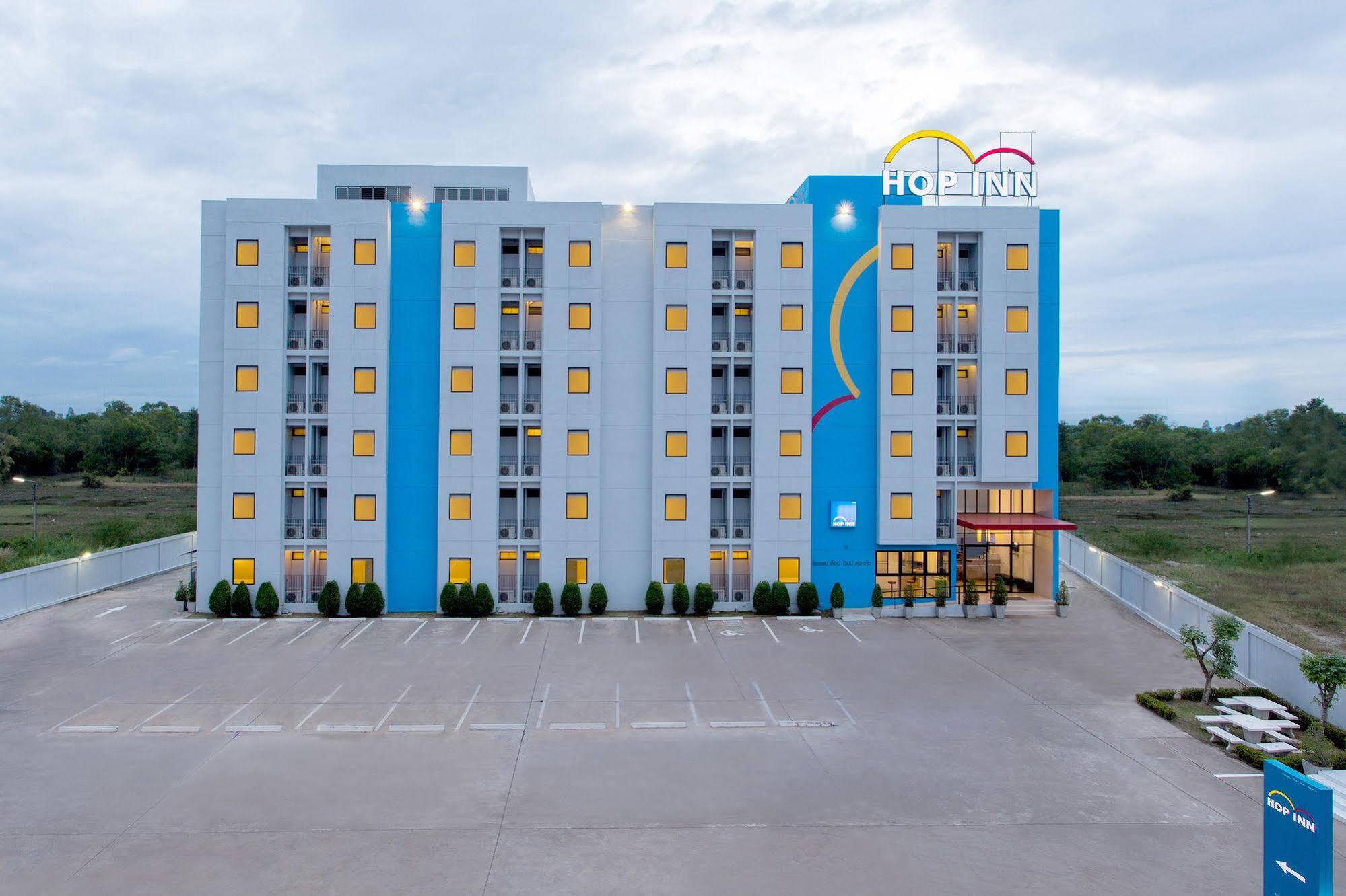 Hop Inn Sakon Nakhon Exterior photo