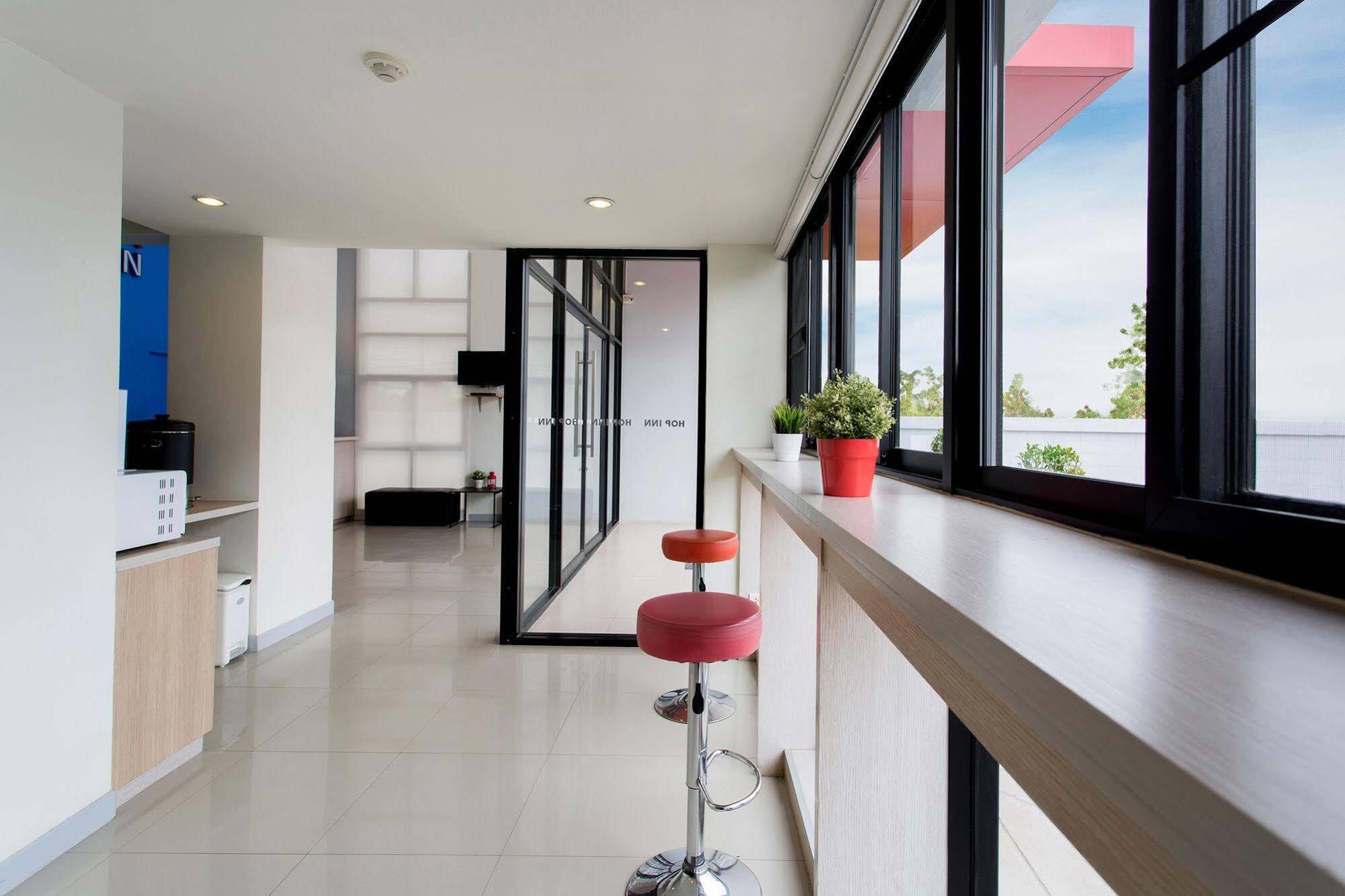 Hop Inn Sakon Nakhon Exterior photo