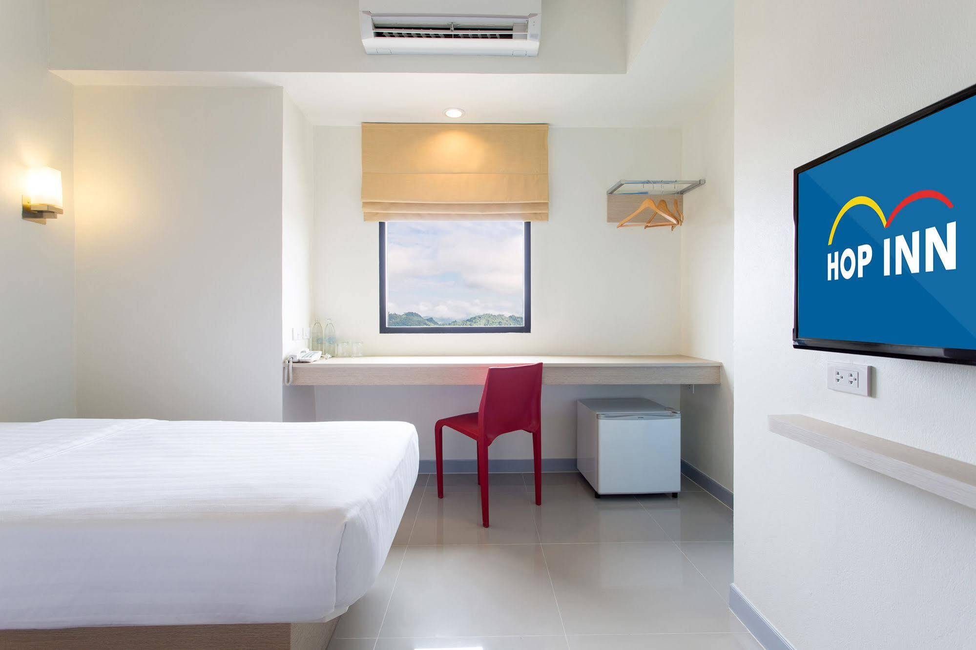 Hop Inn Sakon Nakhon Exterior photo