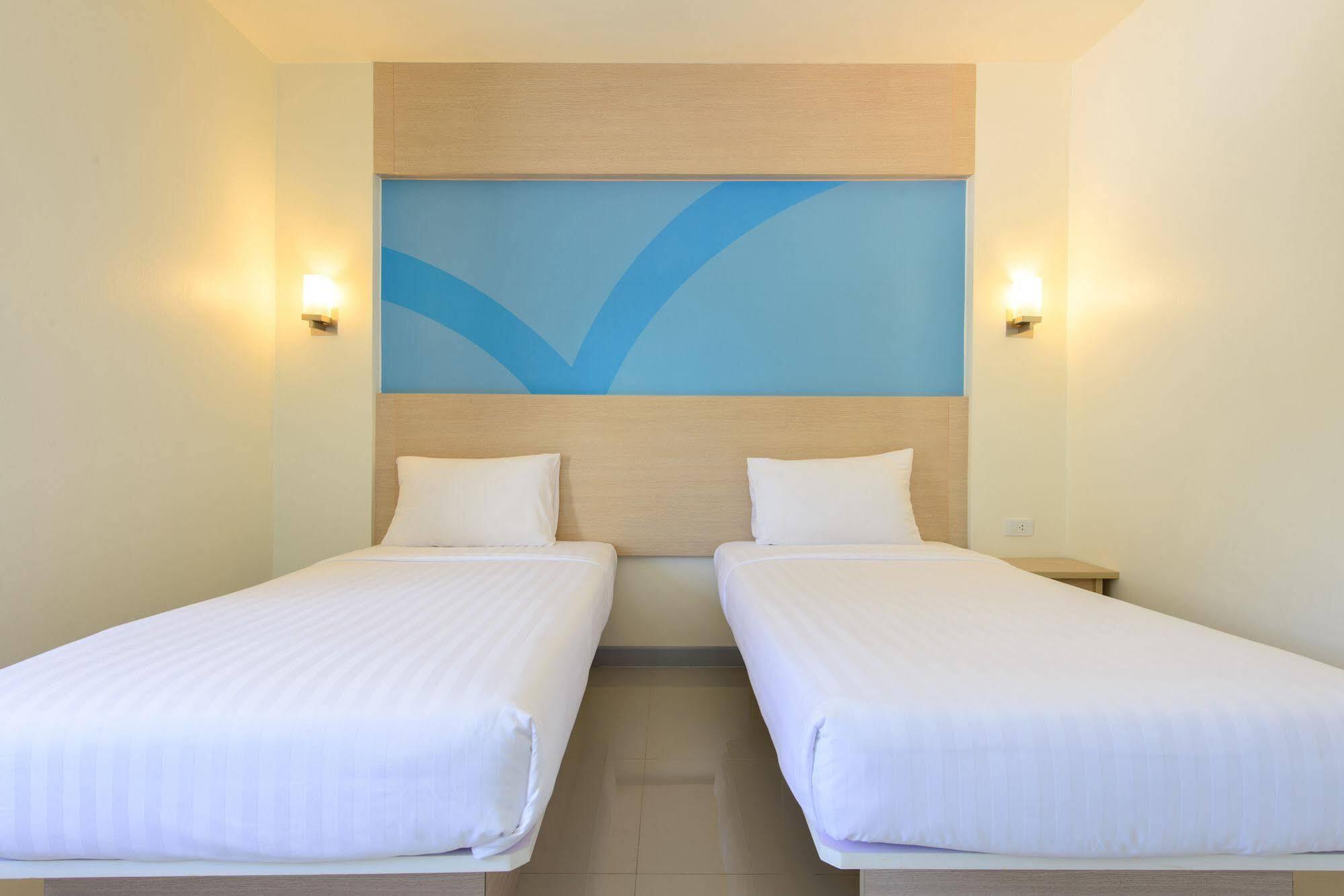 Hop Inn Sakon Nakhon Exterior photo